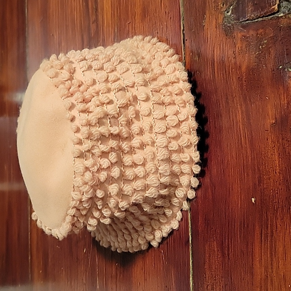 Vintage box hat. Baby pink. Great condition